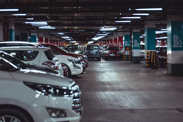 Jaka kamera samochodowa z trybem parkingowym będzie najlepsza na co dzień?